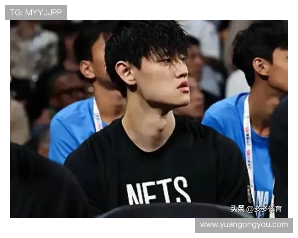 蔡老板昨晚与曾凡博击掌鼓励并嘱咐教练多给予他上场机会